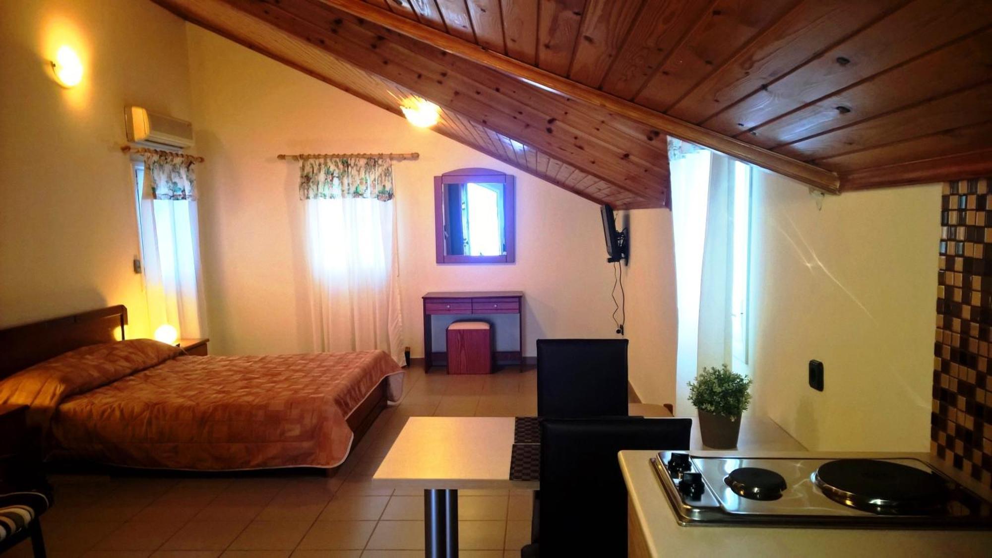 Mari-Christi Apartments Poros  Room photo