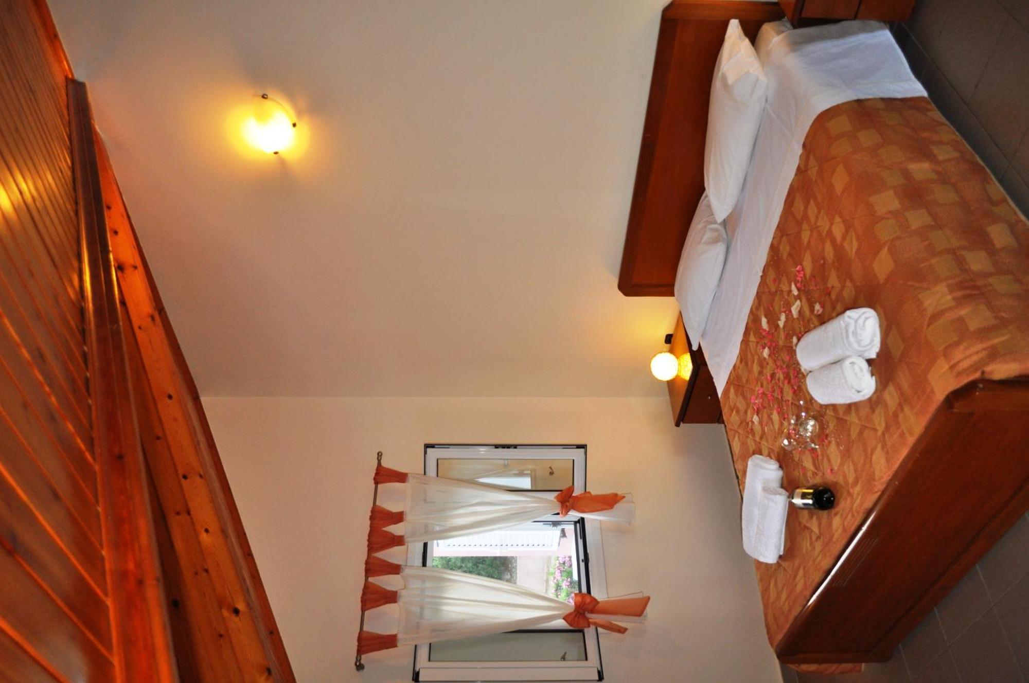 Mari-Christi Apartments Poros  Room photo