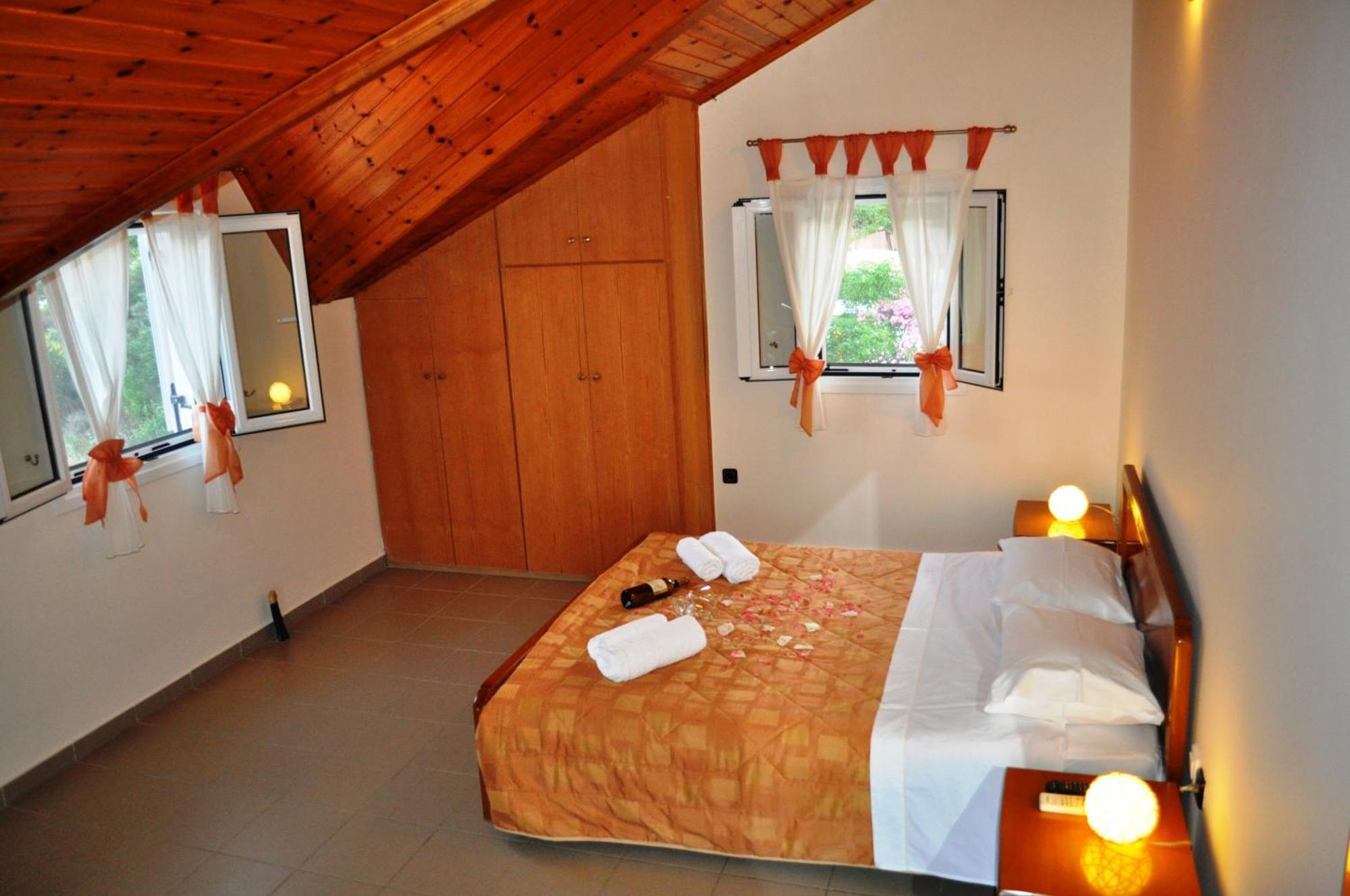 Mari-Christi Apartments Poros  Room photo